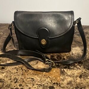 Vintage coach 9908 crossbody bag